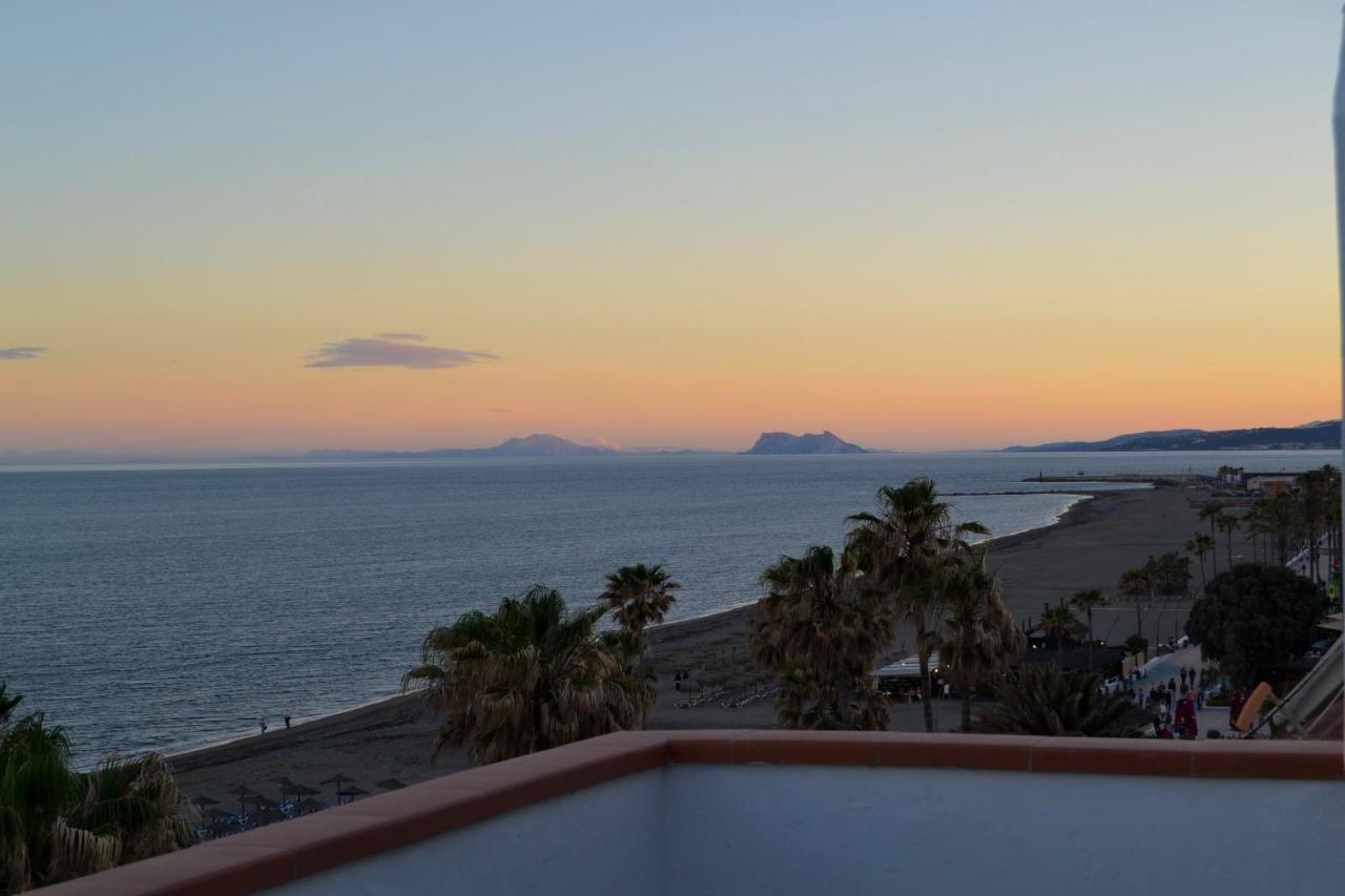Sunnypalms - Beachfront Penthouse With Stunning Sea View Estepona Luaran gambar