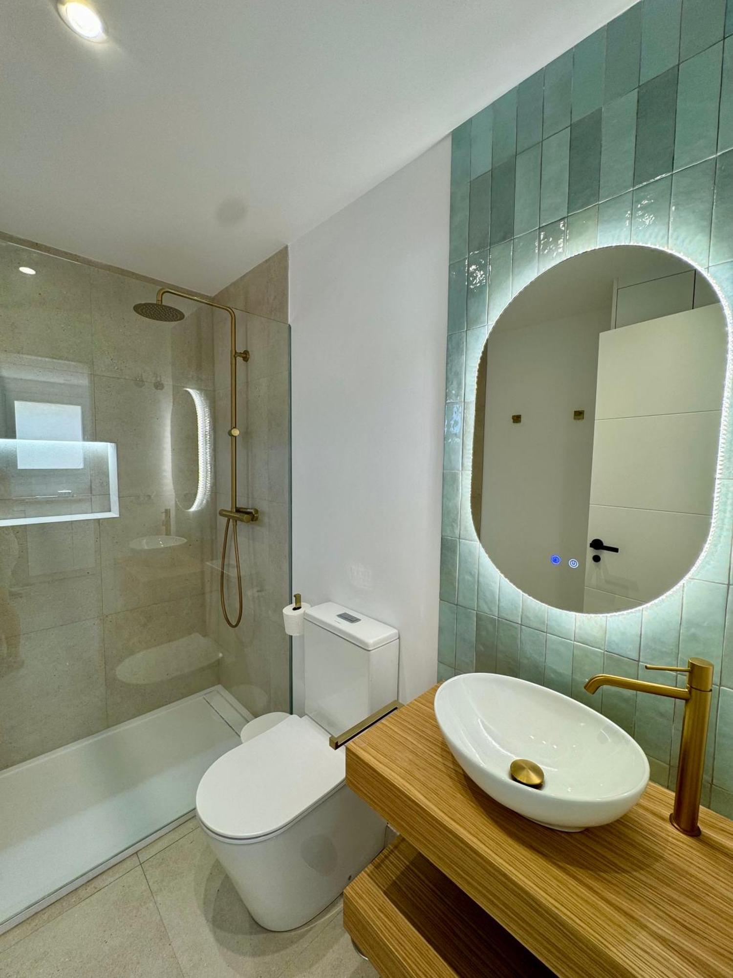 Sunnypalms - Beachfront Penthouse With Stunning Sea View Estepona Luaran gambar