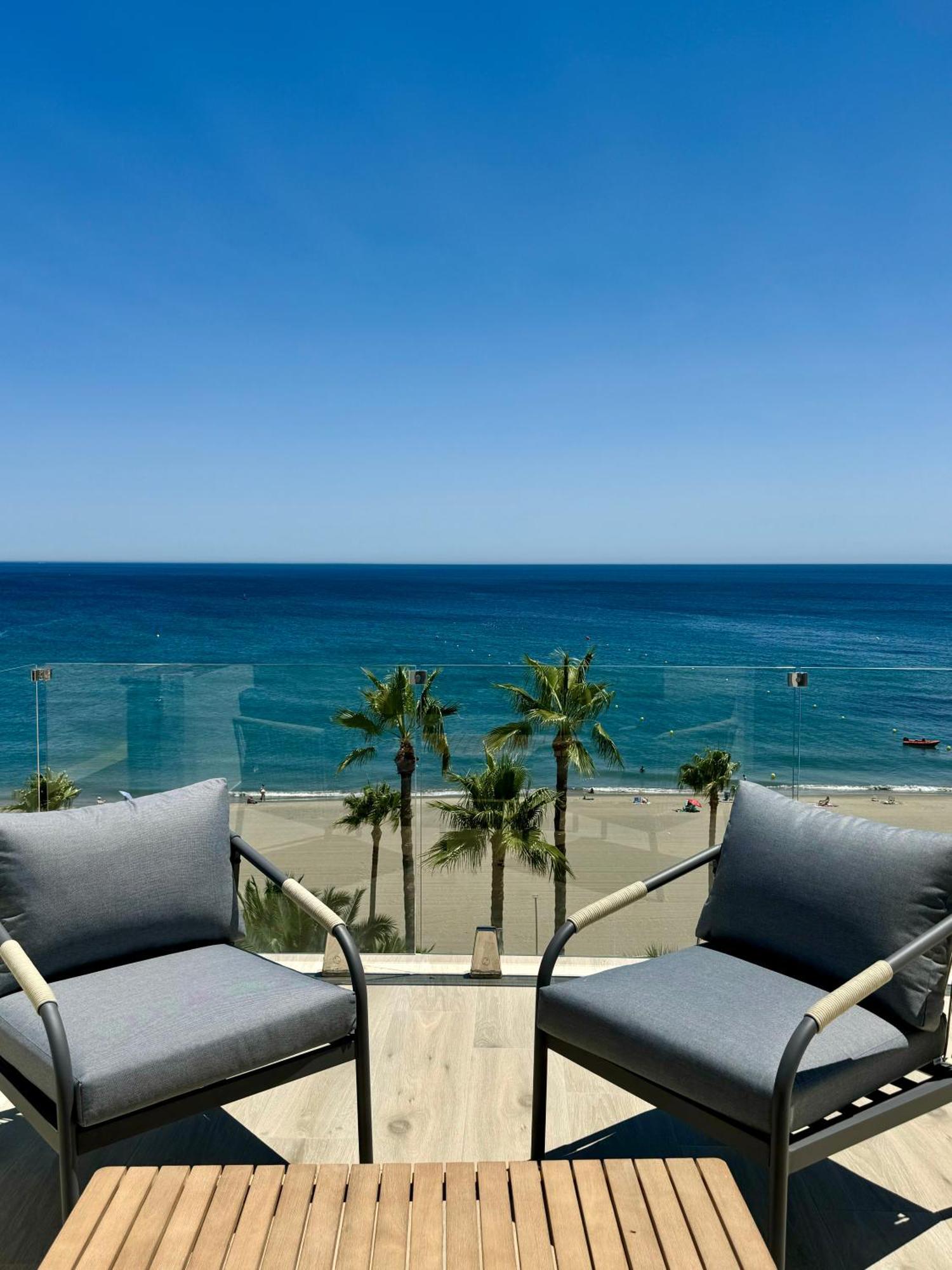 Sunnypalms - Beachfront Penthouse With Stunning Sea View Estepona Luaran gambar