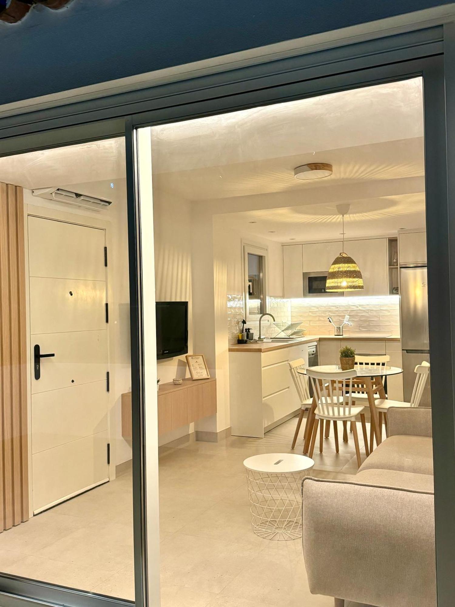 Sunnypalms - Beachfront Penthouse With Stunning Sea View Estepona Luaran gambar